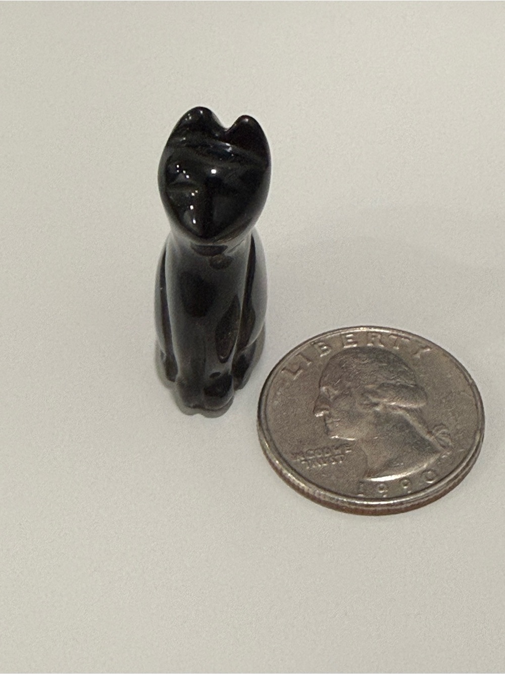 Unbranded black cat carved crystal miniature (read)